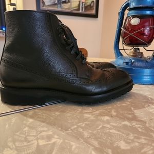 Men's Hugo Boss side zip black boot, size 10.